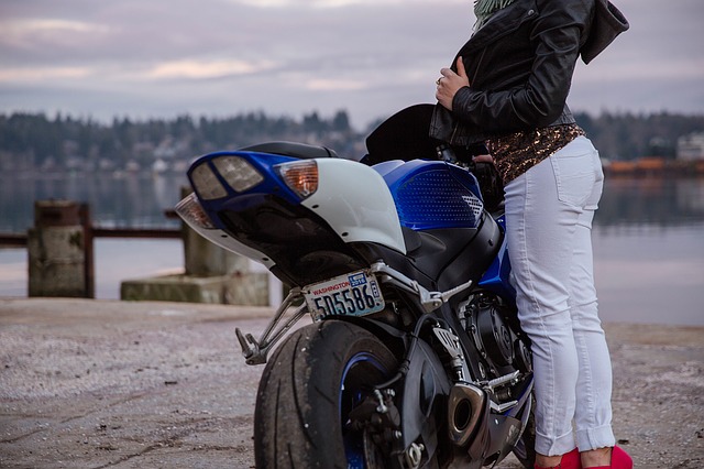 motorka_zena_01